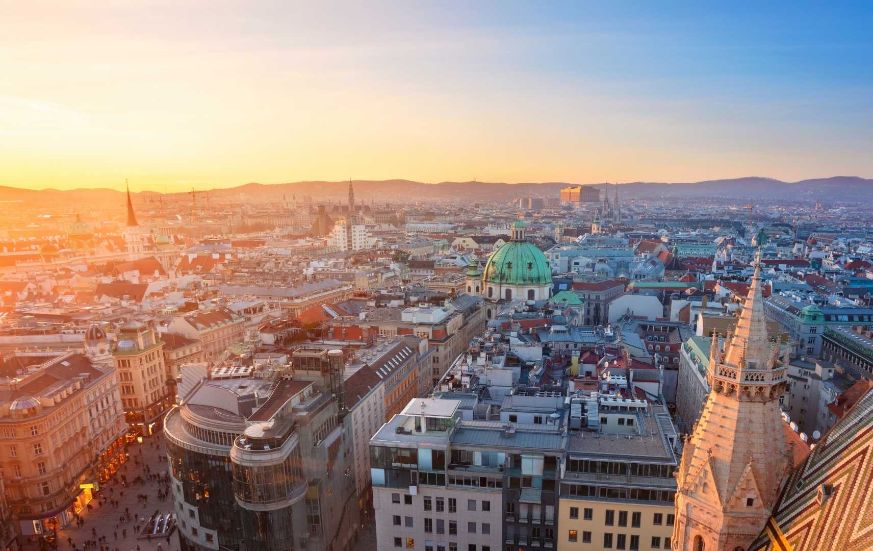 Wien im Sonnenuntergang: Blick auf die Stadt