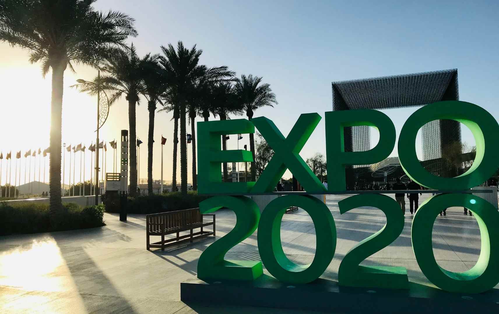 EXPO2020 in Dubai vor dem Eingang