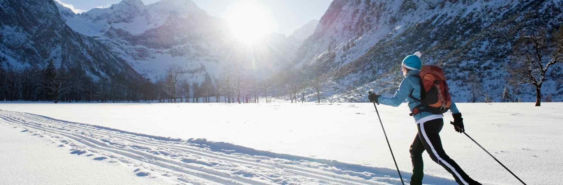 Sonnige Winterlandschaft im Skiurlaub