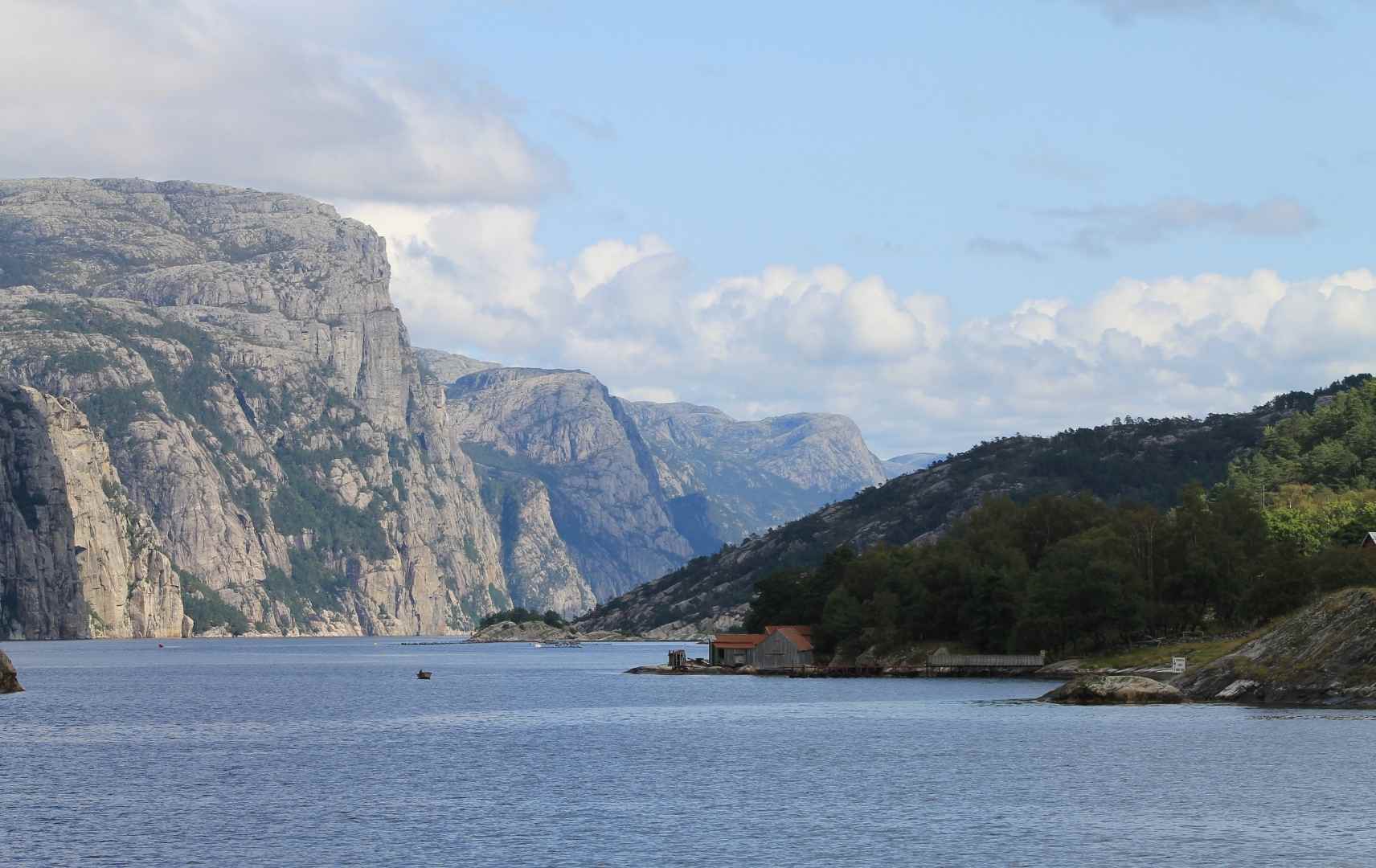 Fjordlandschaft auf Kreuzfahrt mit Queen Mary 2