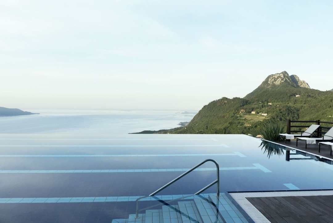Infinity-Pool im Lefay Resort & Spa Lago Di Garda