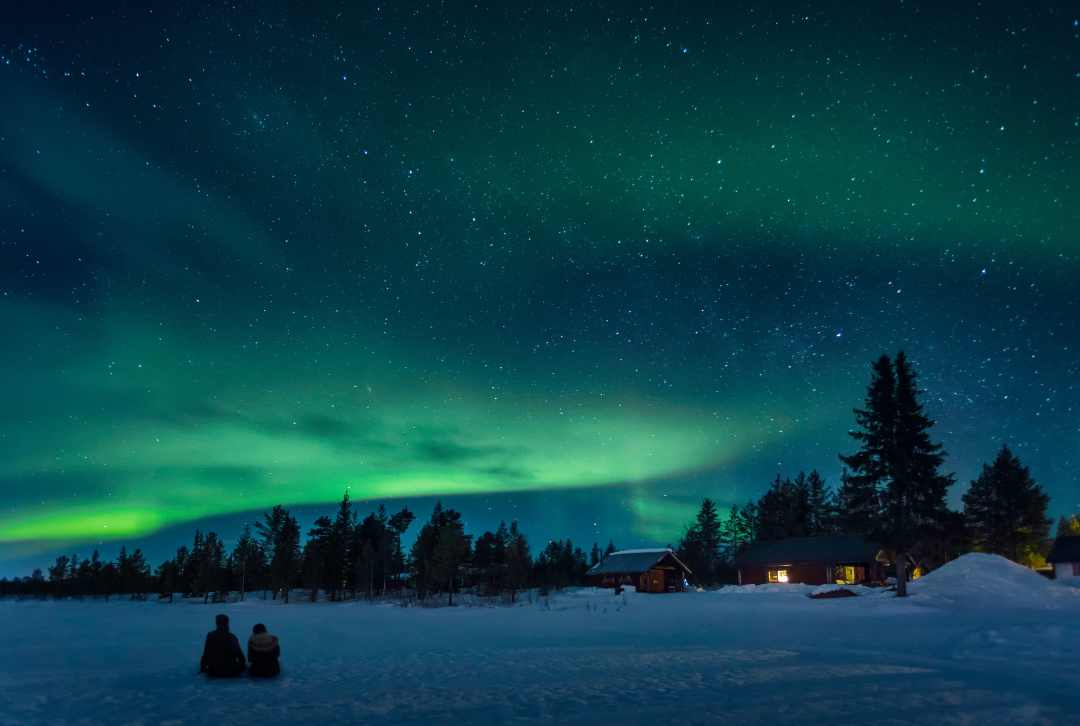 Nordlichter am Nachthimmel von Lappland
