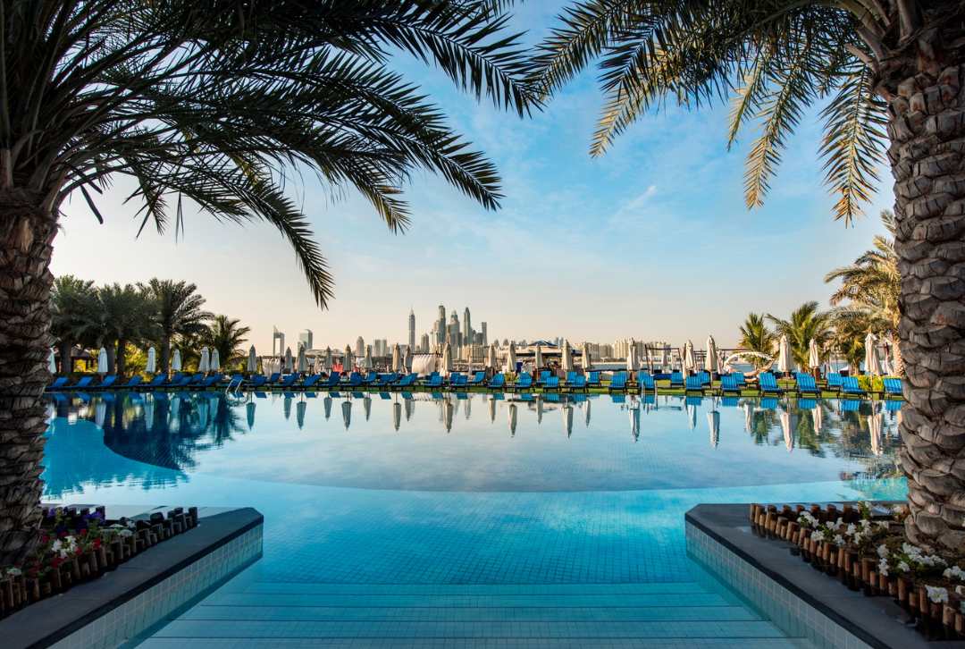 Skyline-Blick im Rixos The Palm Dubai Hotel & Suites 