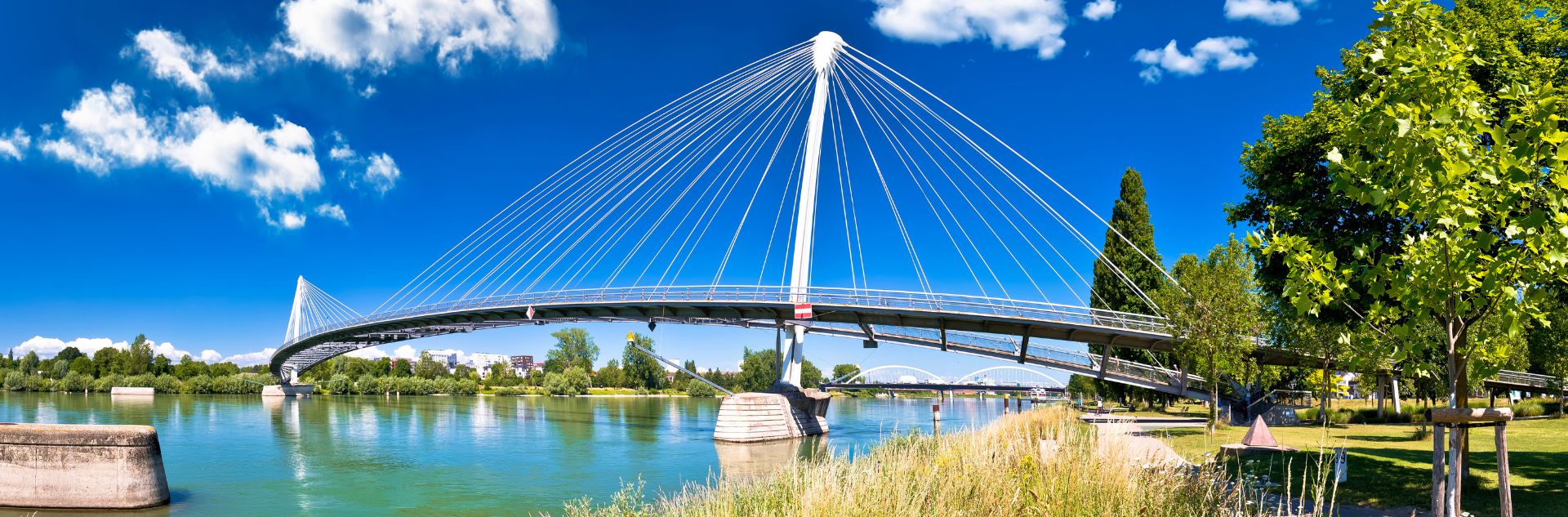Passerelle des Deux Rives-Brücke über den Rhein, die Deutschland und Frankreich verbindet.